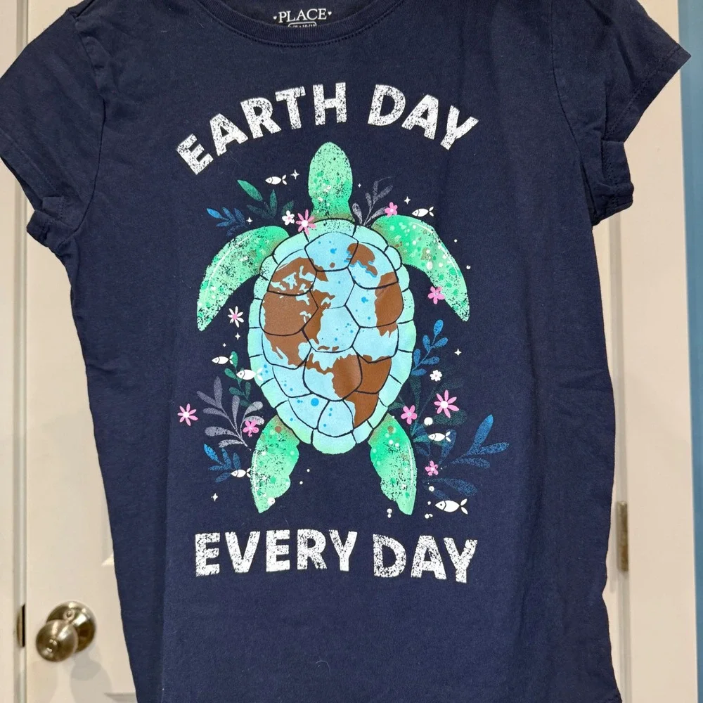 The Childrens Place Girls Earth Day Sea Turtle Graphic Tee Navy Size L 10/12